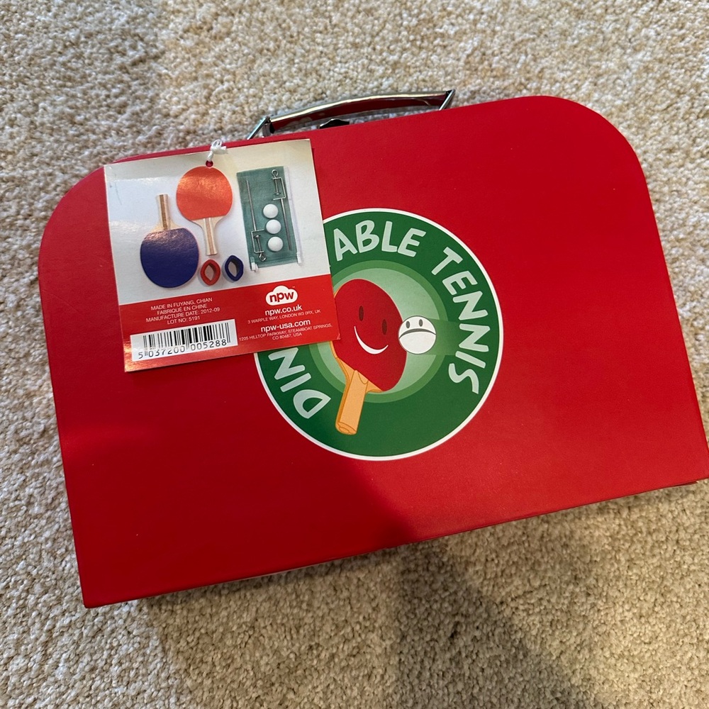 Red Table Tennis Set